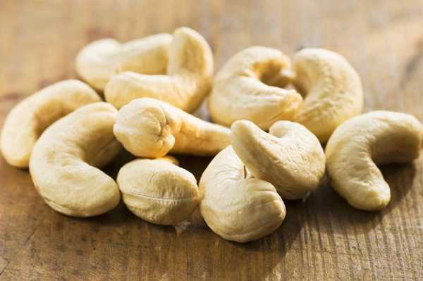 काजू के 2 स्वास्थ्य लाभ - 2 Health Benefits of Cashew