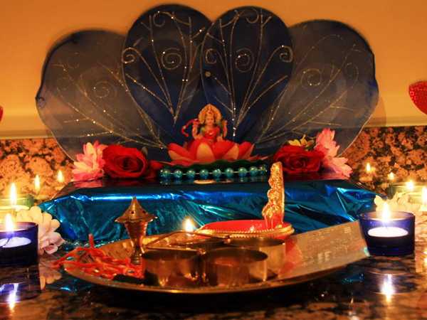 लक्ष्मी पूजा दीपावली के उपलक्ष्य में
