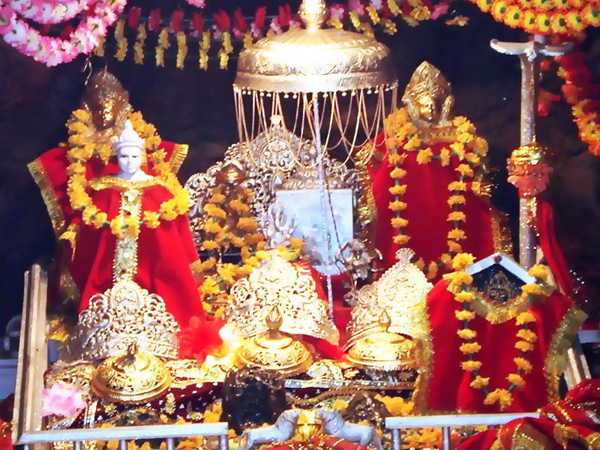 श्री वैष्णो देवी की आरती - Shri Vaishno Devi ki Aarati